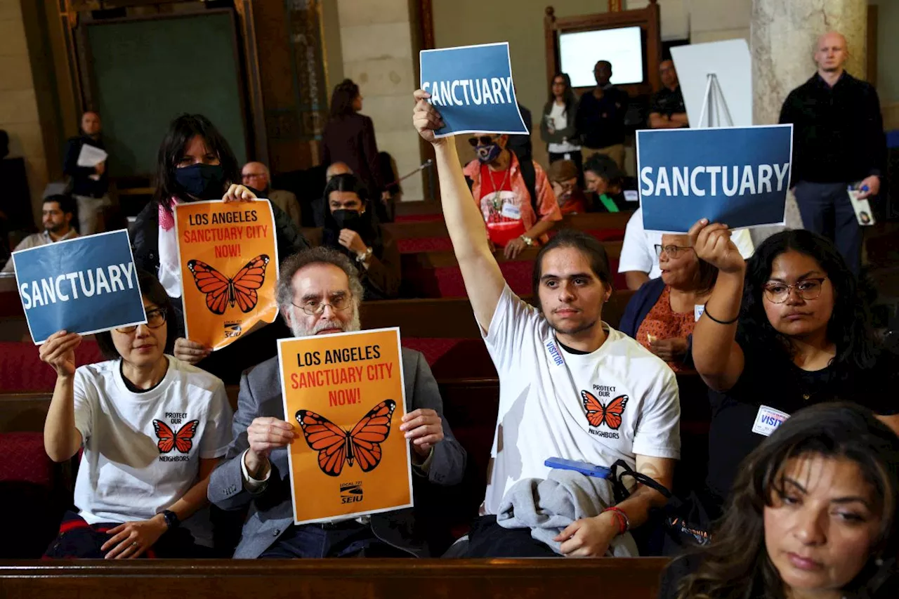 Los Angeles passes ‘sanctuary city’ ordinance to protect migrants