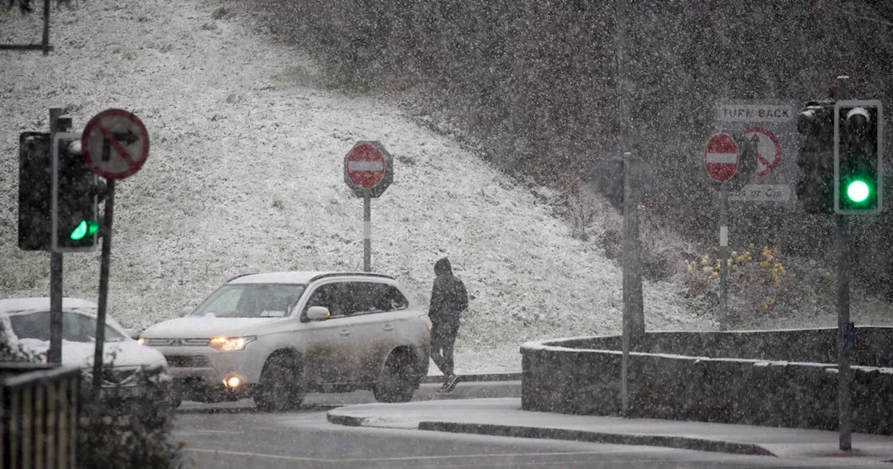 Met Eireann issues fresh snow warnings for 14 counties tonight