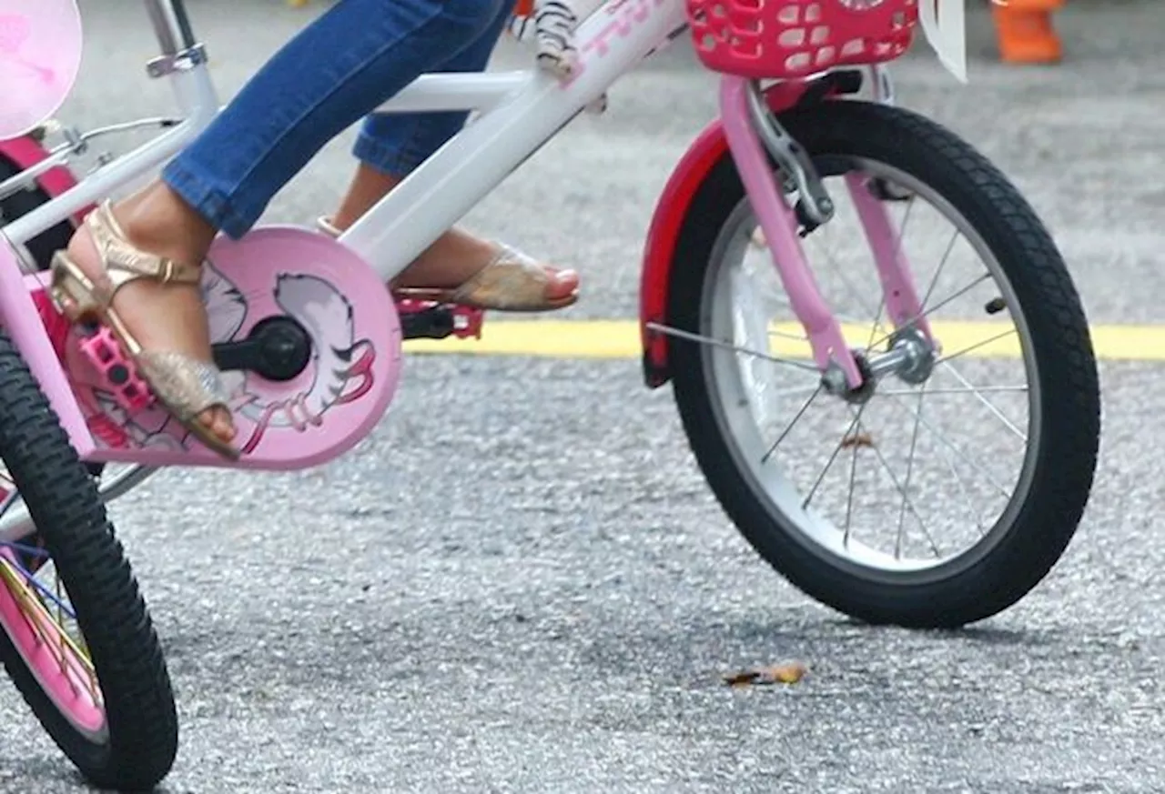 10yo girl in Kuang hurt after falling from bike, no collision involved, say cops