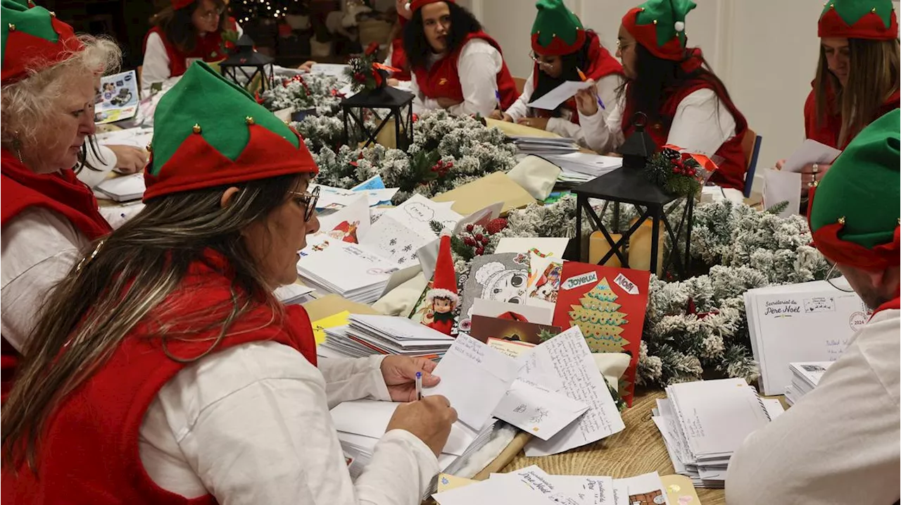 « C’était mon rêve depuis des années » : les premiers lutins ont pris leur poste au secrétariat du Père Noël à Libourne