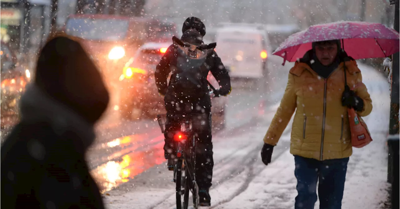 Schnee in München: Geradelt, gejoggt und gebadet wird trotzdem