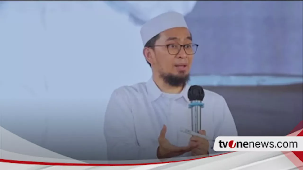 Ternyata Kebiasaan Bersalaman Usai Shalat dalam Islam Tidak Wajib, Ustaz Adi Hidayat Ungkap Lebih Utamanya ...