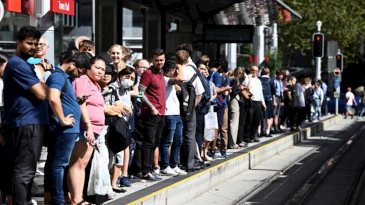 Train shutdown set to go ahead as NSW Premier leads crisis talks