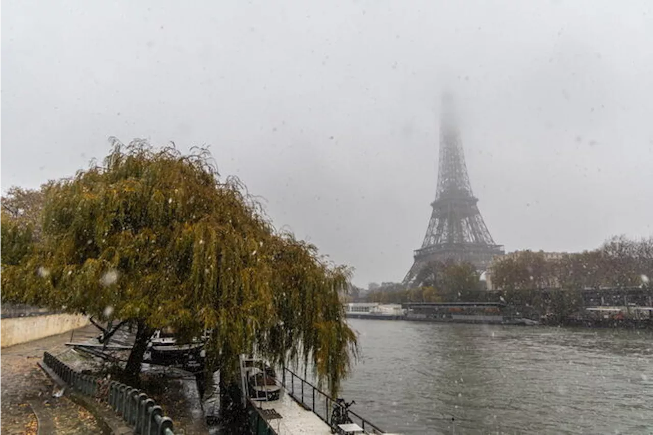 Allerta neve a Parigi, burrasca a Istanbul