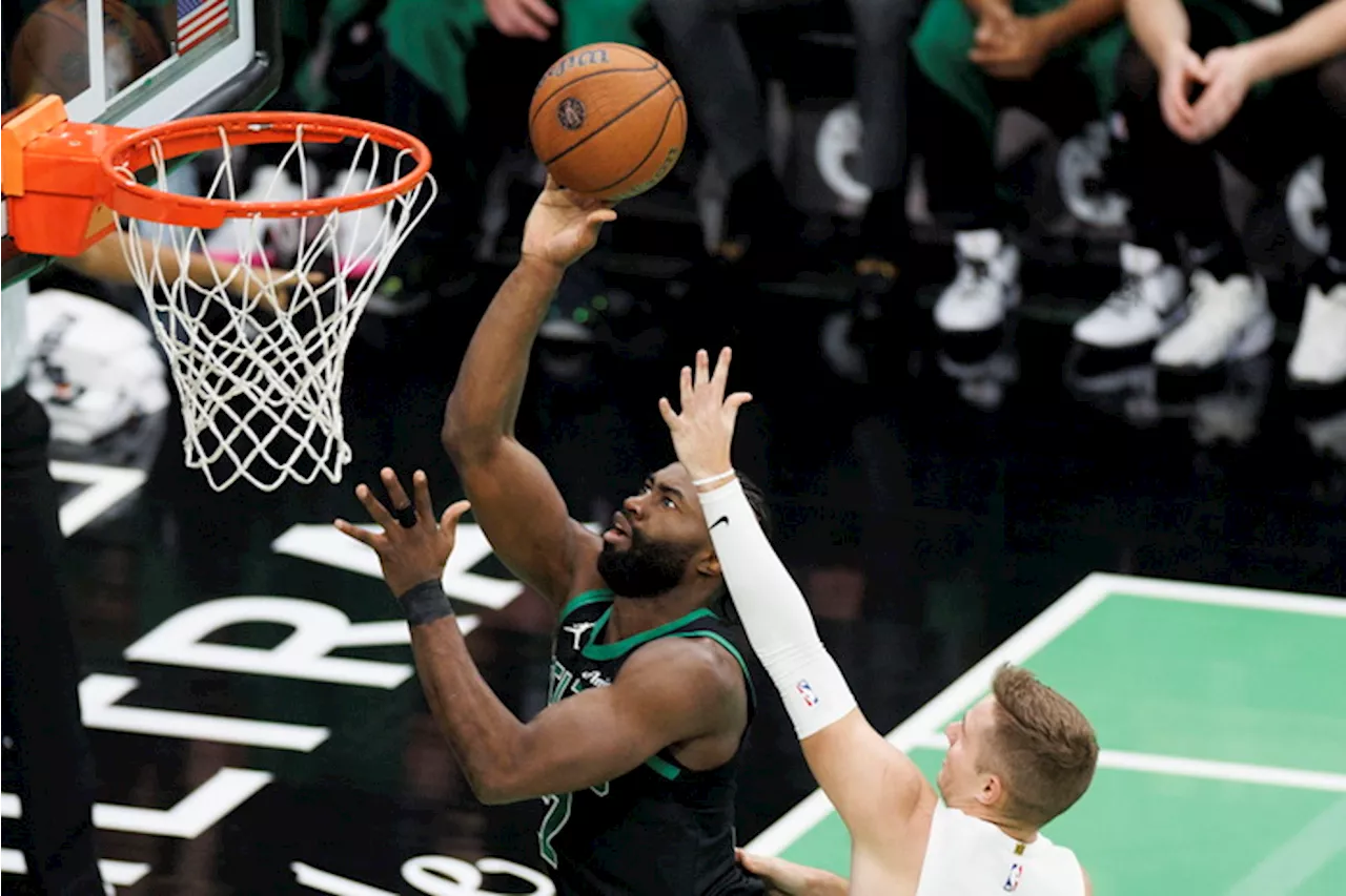 Basket: Nba; Celeveland vince ancora, Philadelphia in crisi