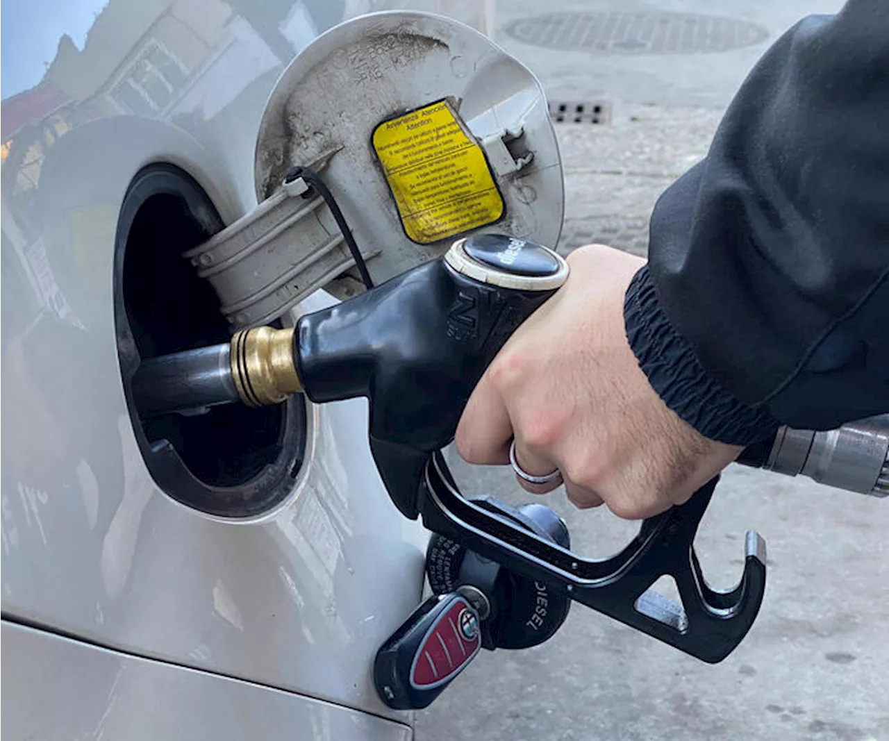 Unem, a ottobre prezzi dei carburanti ai minimi del 2024