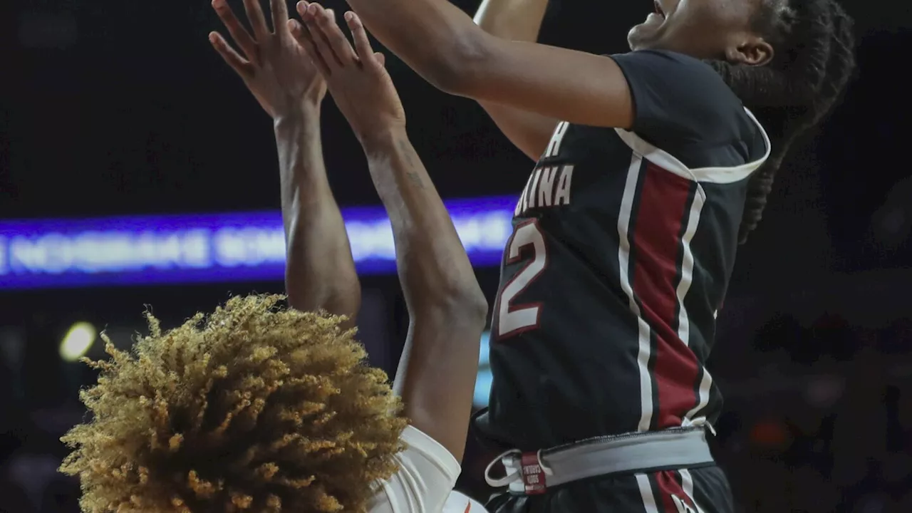 Paopao, Watkins lead No. 1 South Carolina to record 43rd straight win 77-45 over Clemson