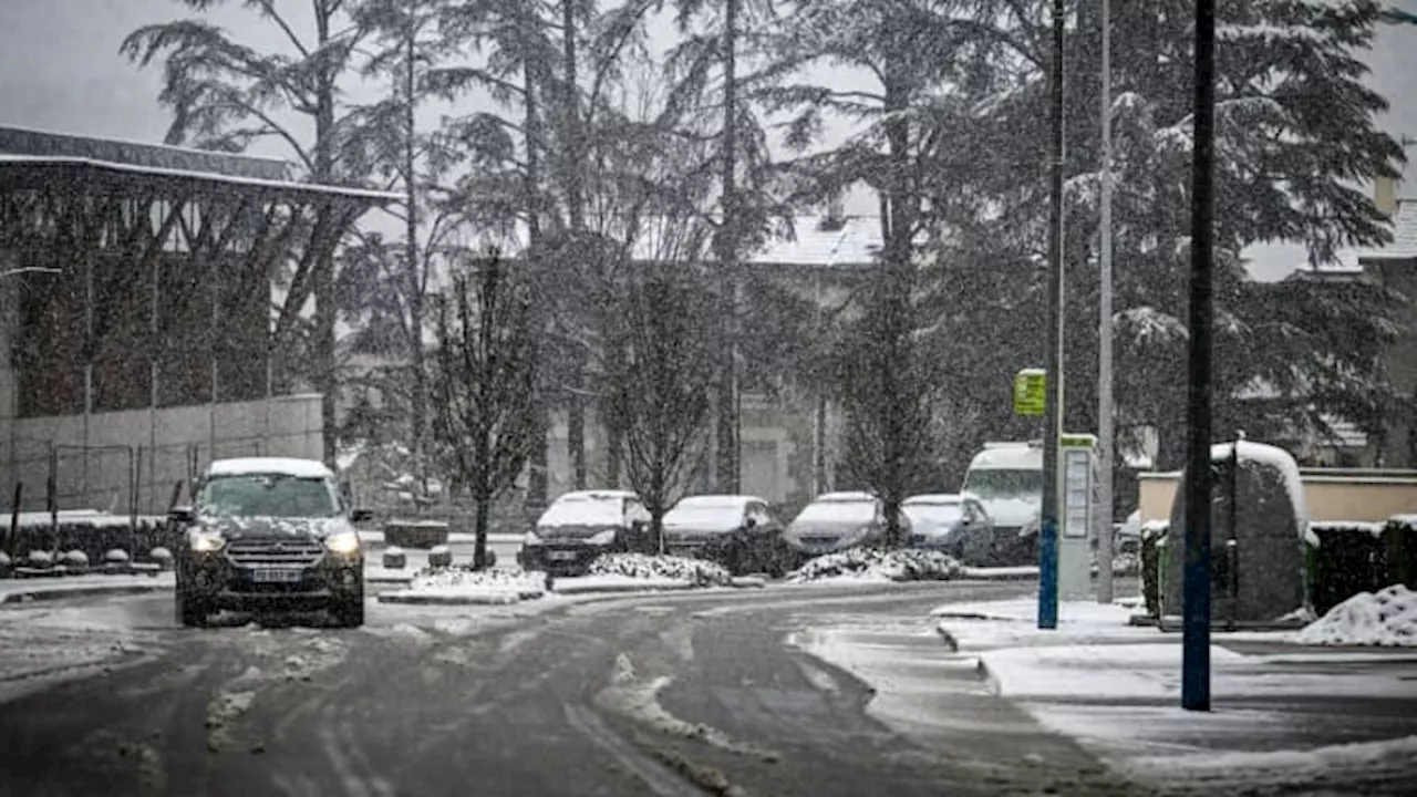 Neige, verglas et vents violents: Météo-France place 54 départements en vigilance orange ce jeudi