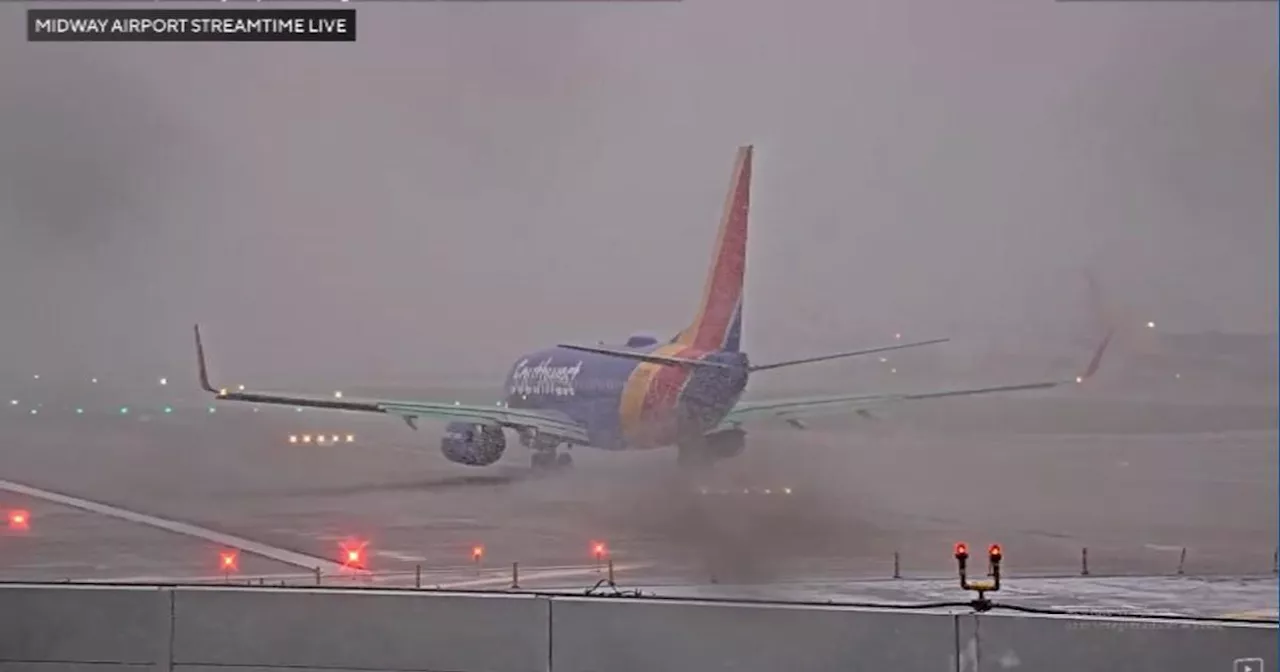 More than 500 flights delayed, dozens more cancelled at O'Hare and Midway amid first snow of season