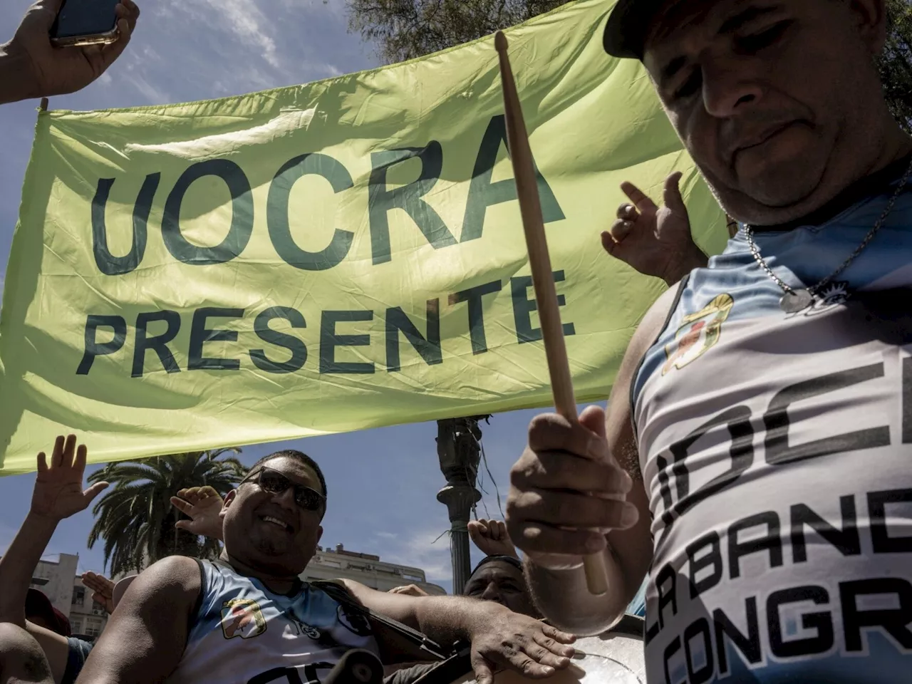 La UOCRA cerró un acuerdo de paritarias: aumento del 12,5% y bono extraordinario en cuotas