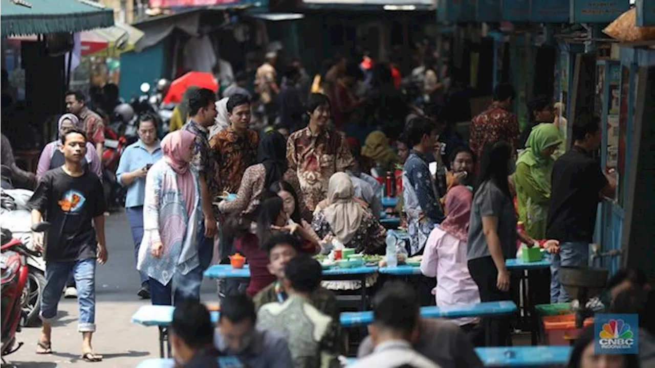 Separuh Lebih Pekerja Informal di RI Tidak Punya Dana Pensiun