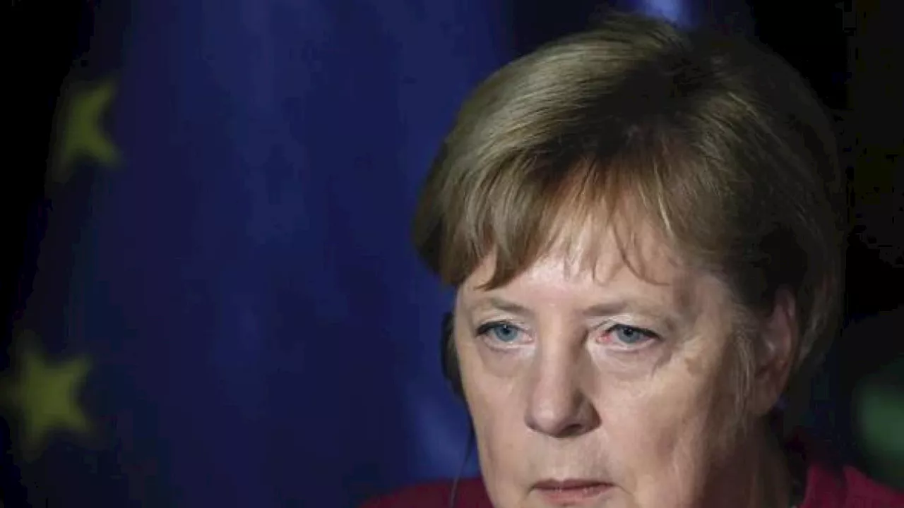 Angela Merkel nel suo libro: «Frenai l'ingresso dell'Ucraina nella Nato»