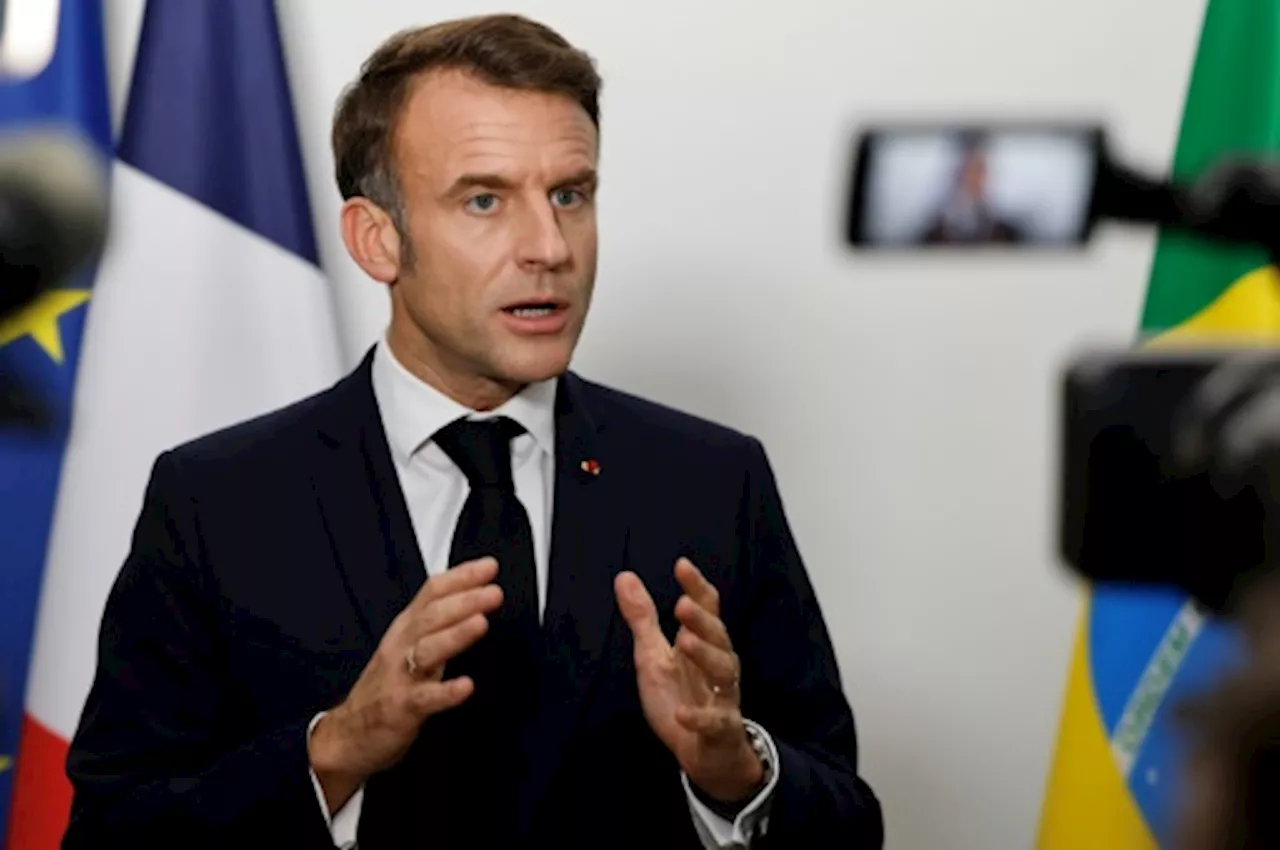 Le président Macron accuse les Haïtiens qui ont limogé leur Premier ministre d'être 'complètement cons'