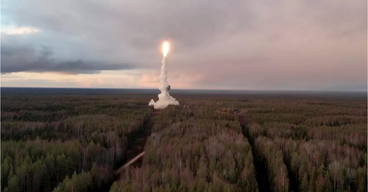 Landesweiter Luftalarm: Russland feuert erstmals Interkontinentalrakete auf die Ukraine