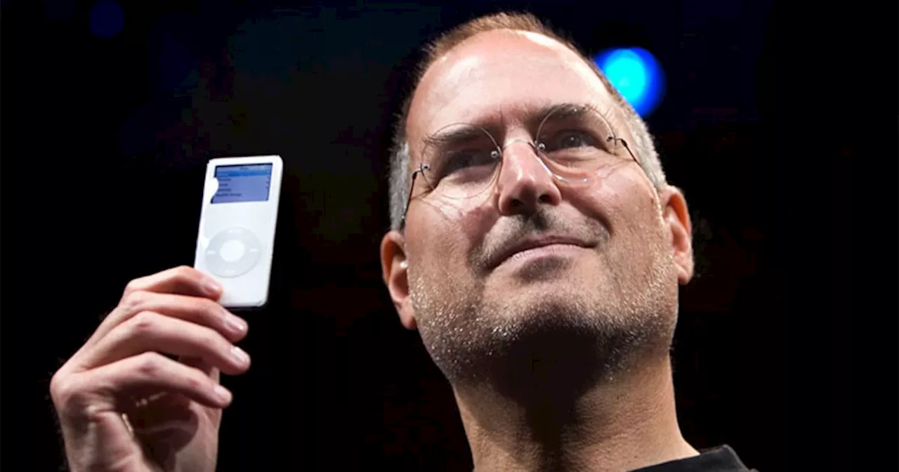 El día que Steve Jobs tiró un iPod a una pecera para revolucionar la industria de los dispositivos electrónicos