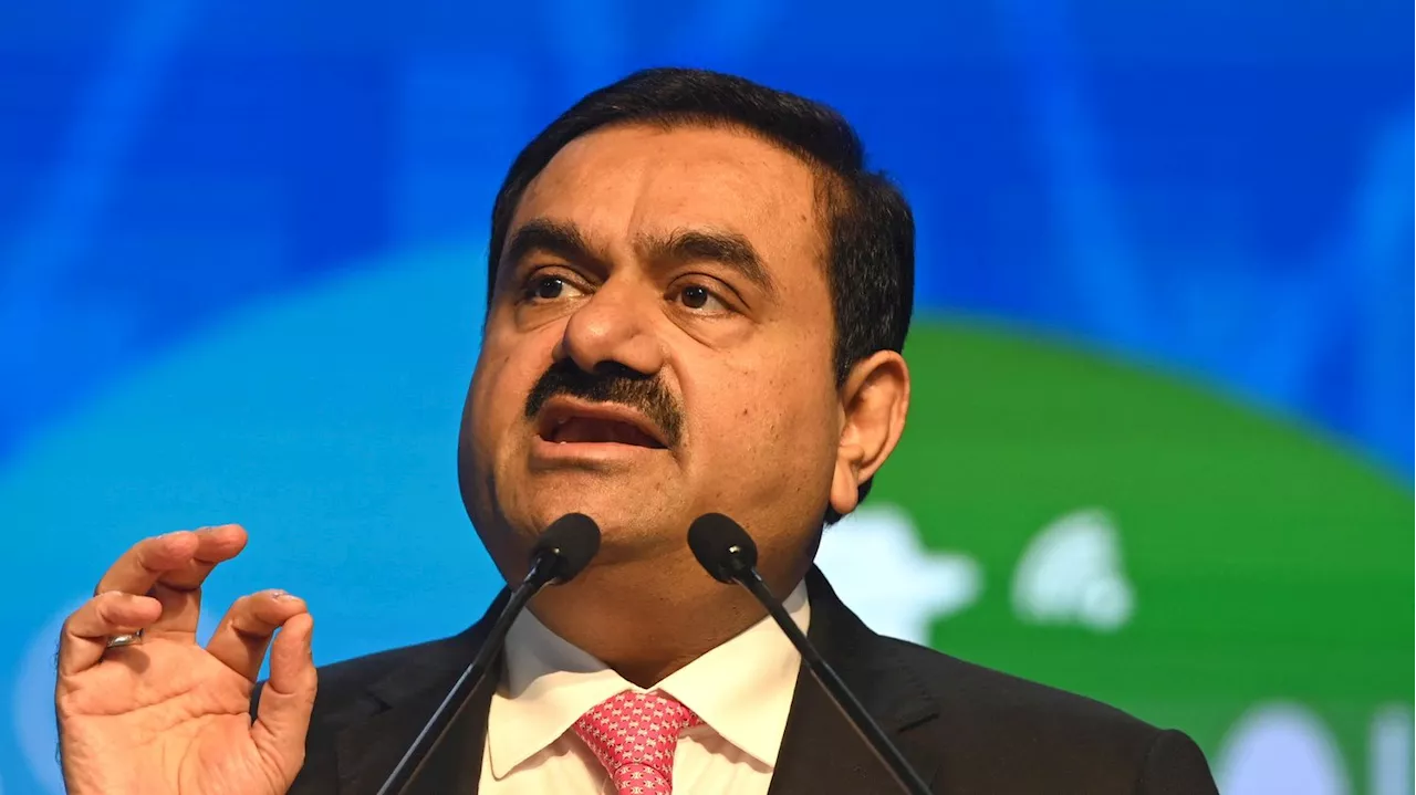 Le magnat indien Gautam Adani inculpé pour corruption aux Etats-Unis, son groupe chute en Bourse