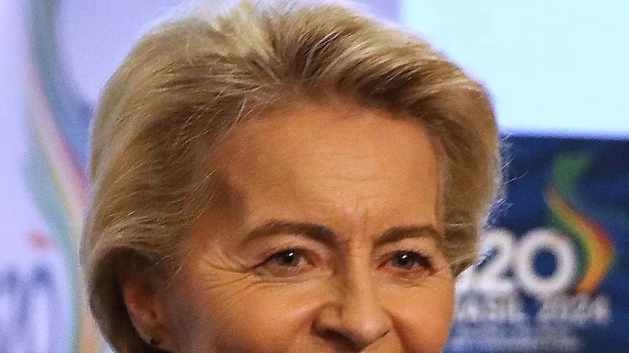 Ursula von der Leyen: EU-Chefin leistet Erste Hilfe im Flugzeug