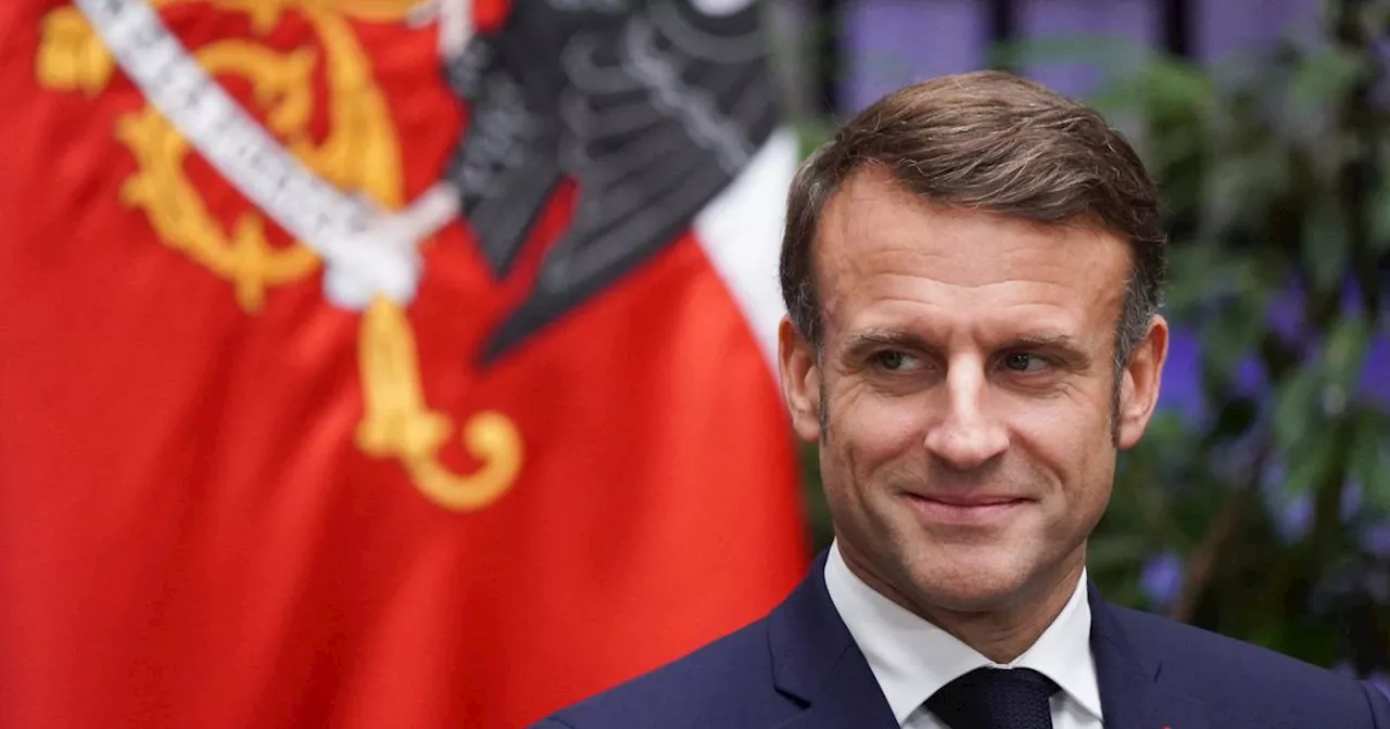 “Bonjour, je m’appelle Emmanuel Macron” : ce SMS improbable du président à un célèbre animateur