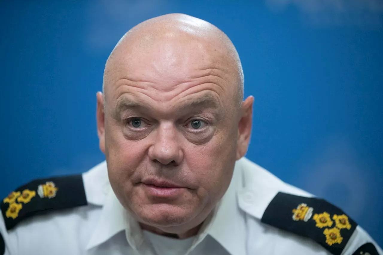 Edmonton police Chief Dale McFee announces he’ll retire in February