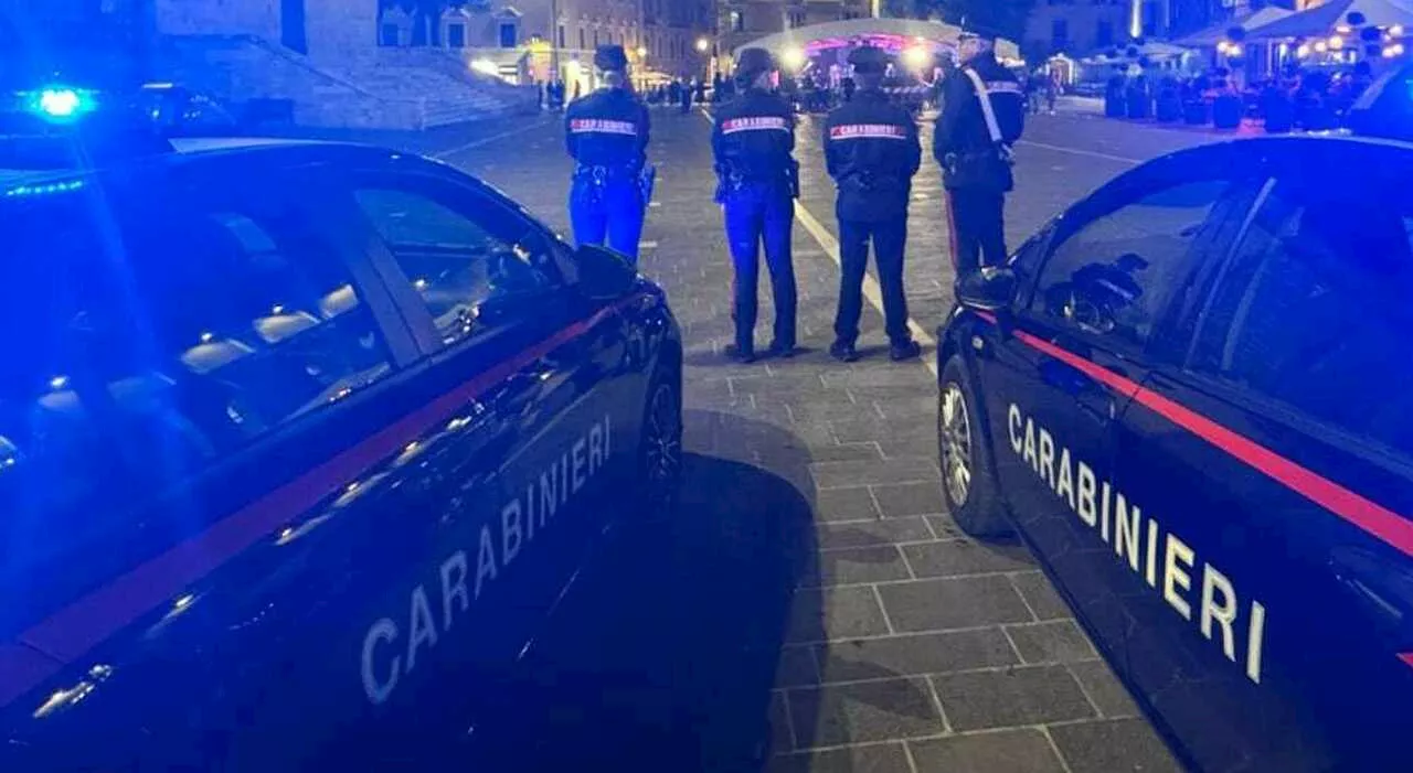 Ladri in casa della madre di un brigadiere dell’Arma, il carabiniere interviene: ferito a picconate