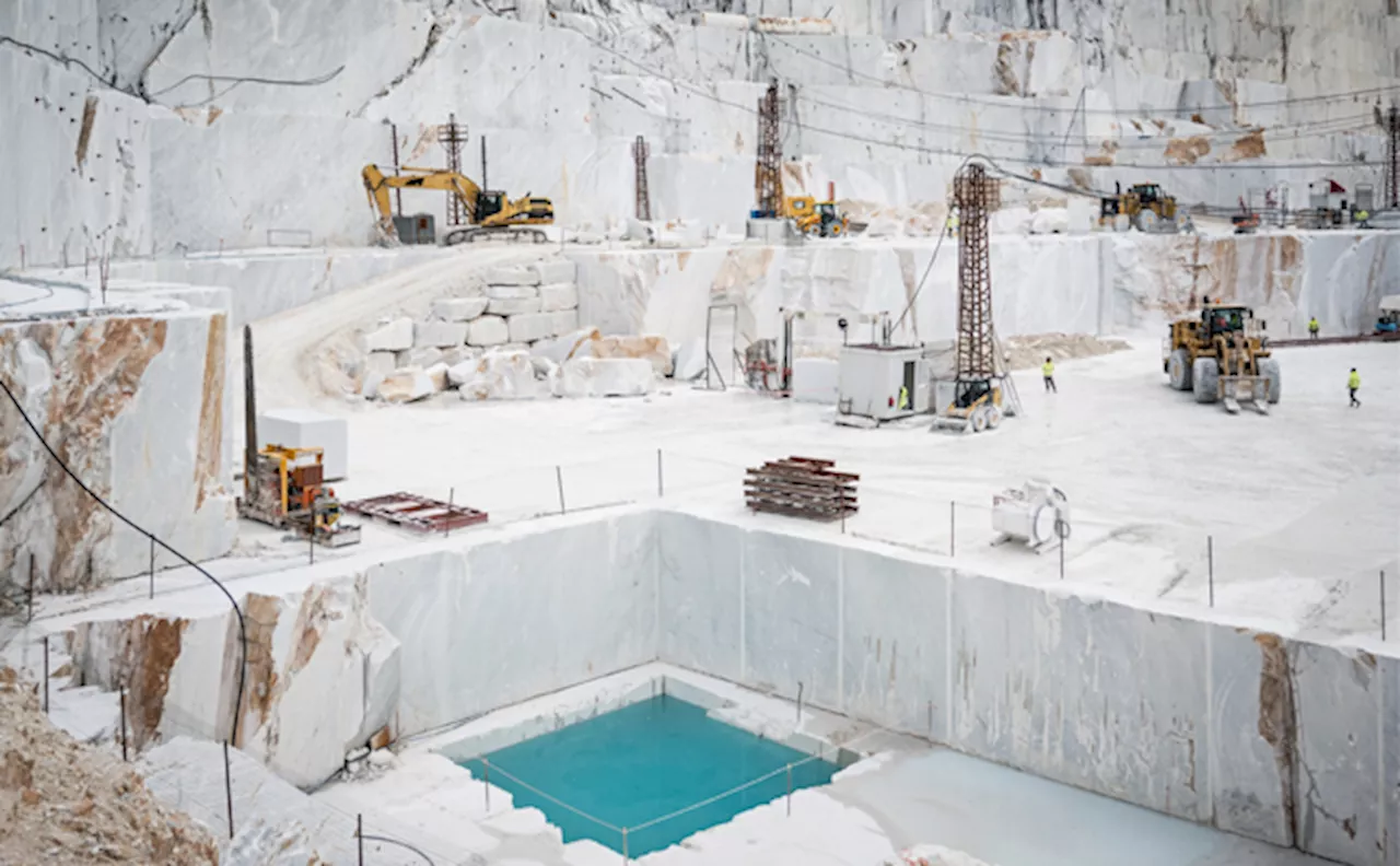 L’oro bianco che imprigiona Carrara