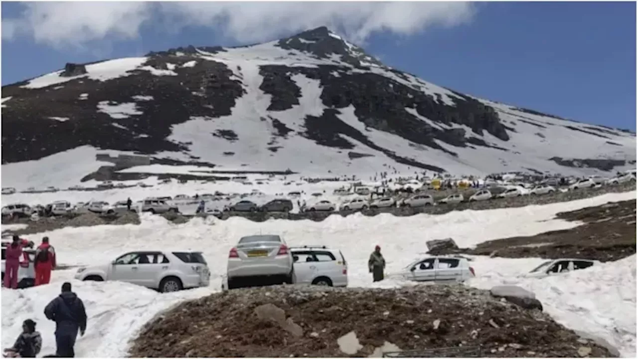 Himachal Weather: हिमाचल के लाहौल स्पीति में शून्य से 8 डिग्री लुढ़का पारा, रोहतांग झील पर जमी बर्फ की मोटी चादर