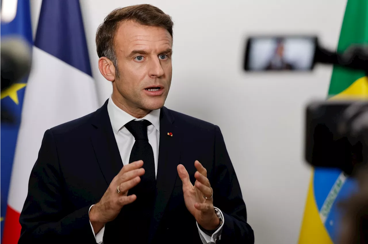 Le président Macron accuse les Haïtiens qui ont limogé leur Premier ministre d'être 'complètement cons'