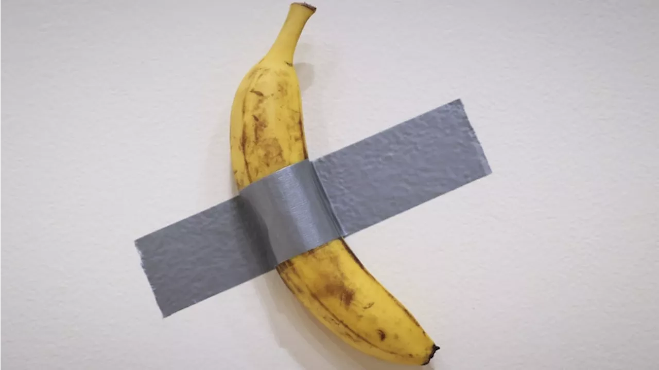 Une banane proclamée œuvre d'art vendue 6,2 millions de dollars à New York