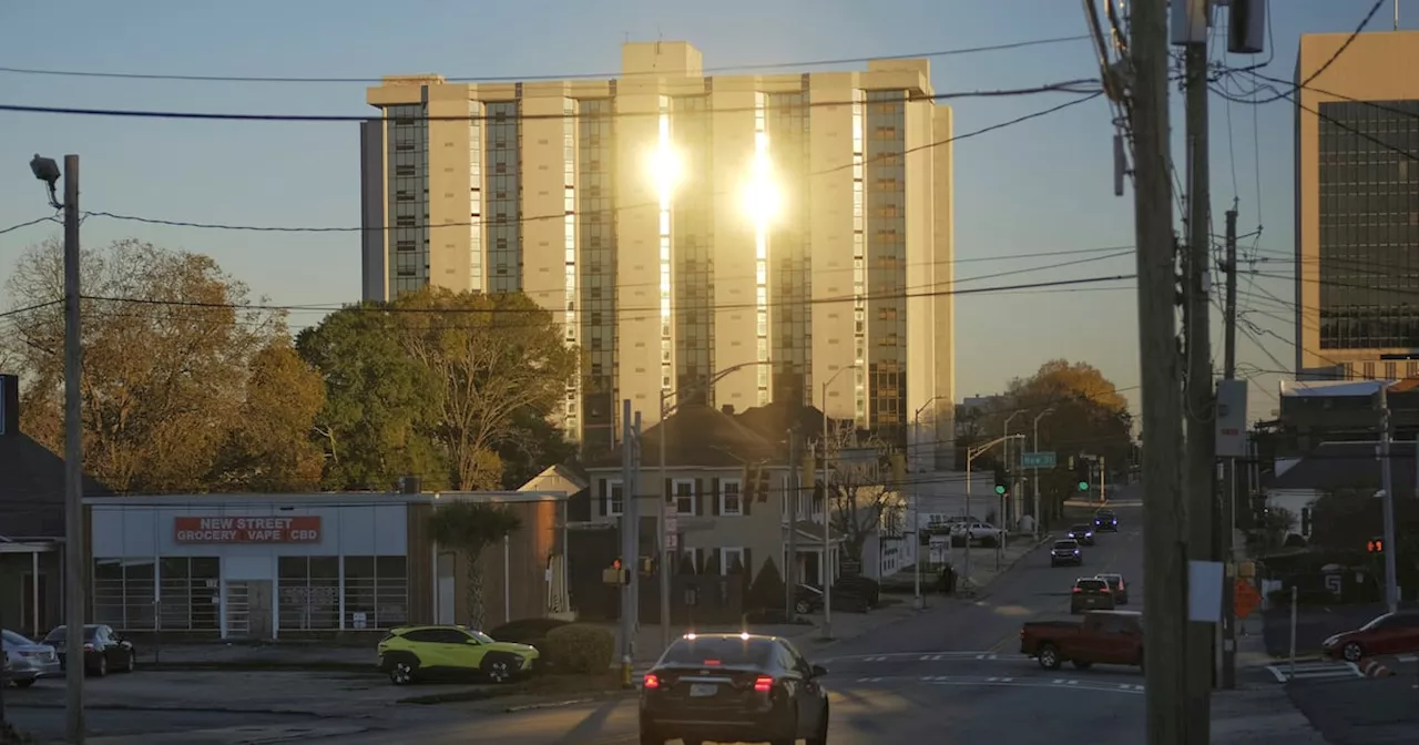 Ciudad de Georgia demolerá un hotel como parte de las celebraciones para recibir el Año Nuevo