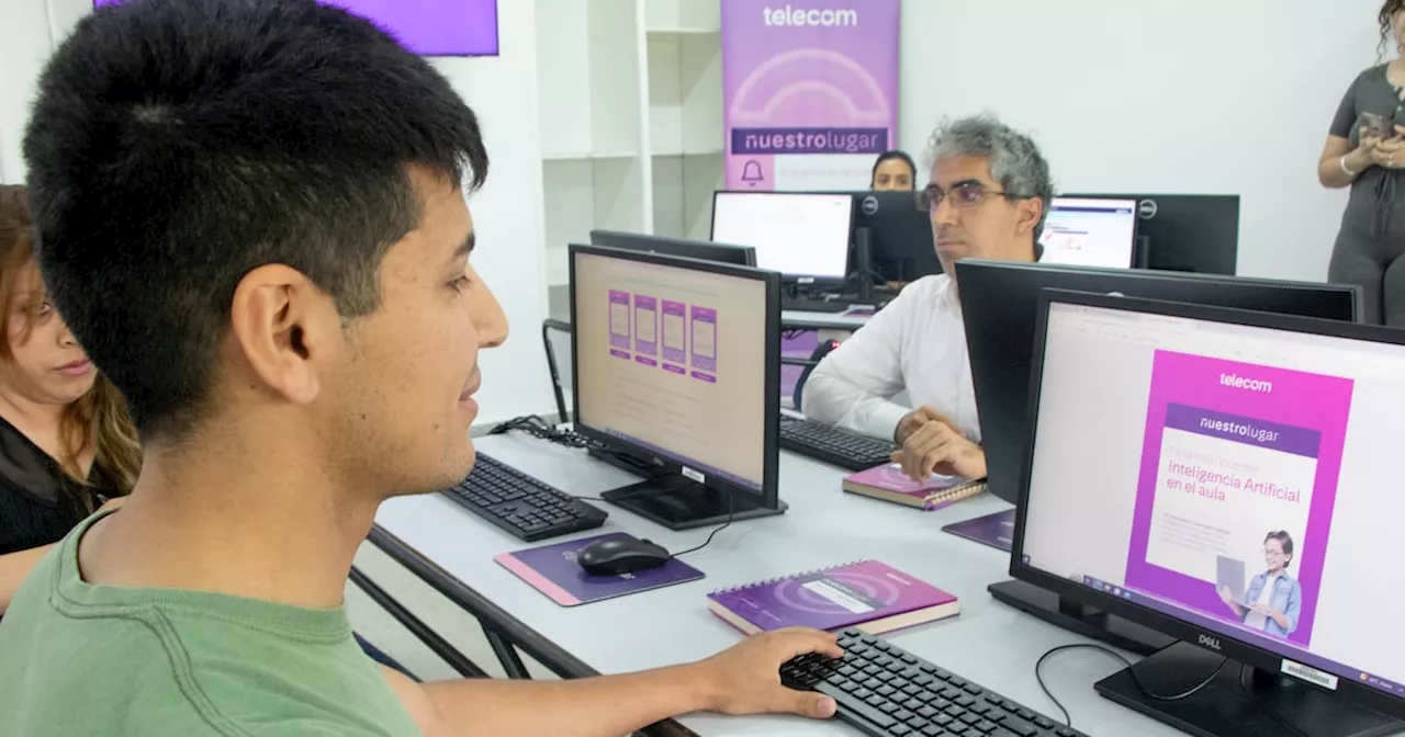 Telecom cierra el año escolar con talleres para docentes, ¿cómo participar?