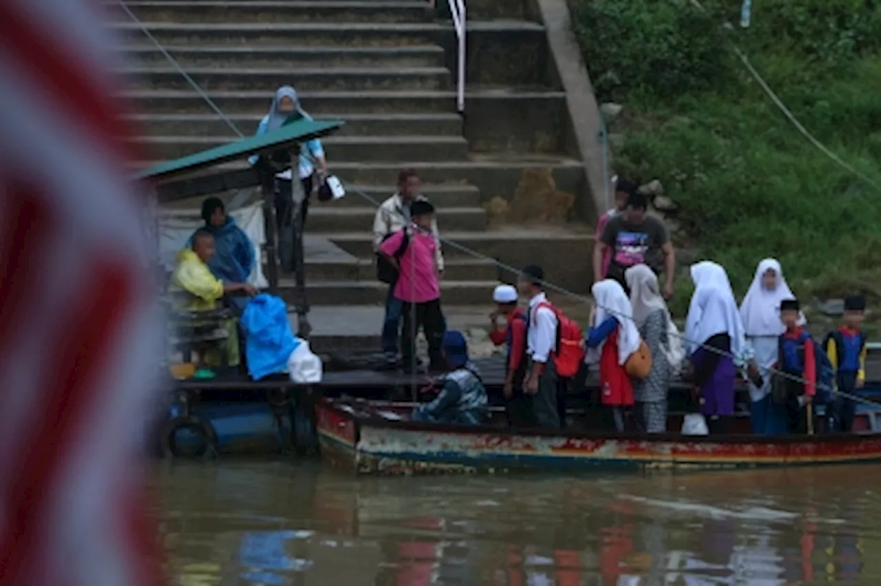 Immigration to open Rantau Panjang ICQS at 6am, offer RM10 annual pass and considering special lane for students crossing Kelantan-Thai border