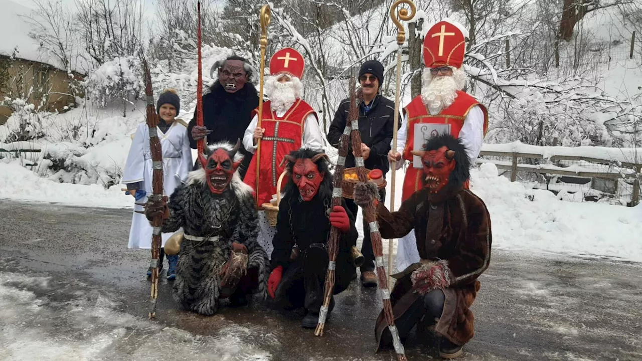 Nikolo und Krampus ziehen durch Frankenfels