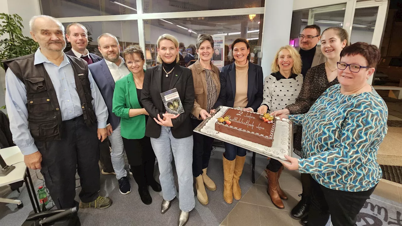 Zwei Jahre Stadtbibliothek Laa: Feier mit Lesung