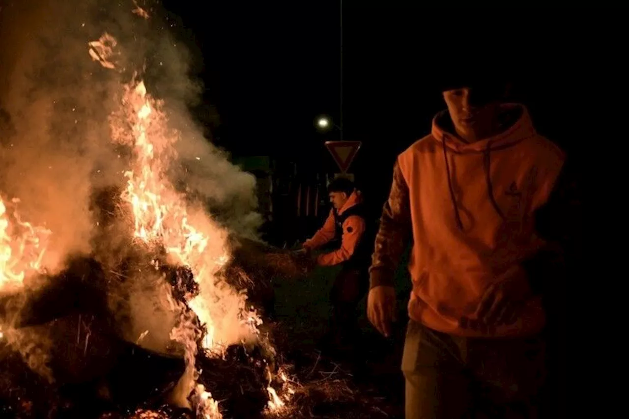 Agriculteurs: la ministre Genevard sur le terrain, la Coordination rurale toujours mobilisée