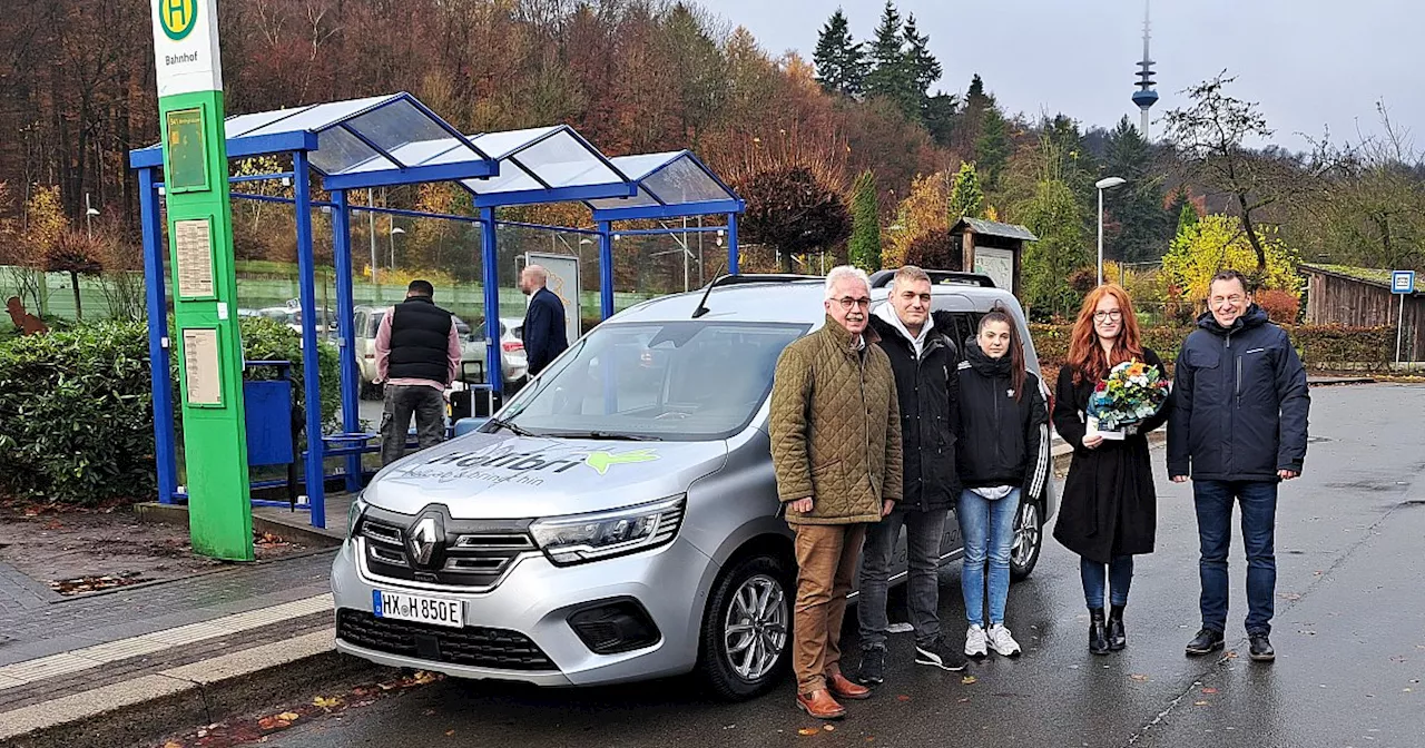 Holibri in Willebadessen: Blumen für die 10.000. Fahrgästin