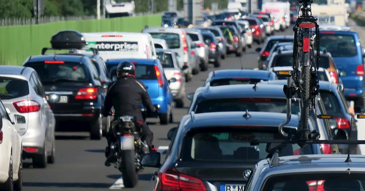 Motorrad droht Überhitzung: War Rettungsgassenfahrt okay?