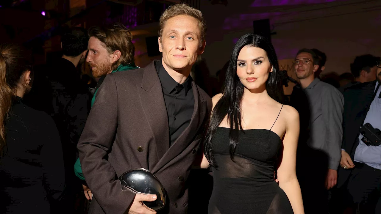 Heiß: Matthias Schweighöfer und Ruby posieren total intim