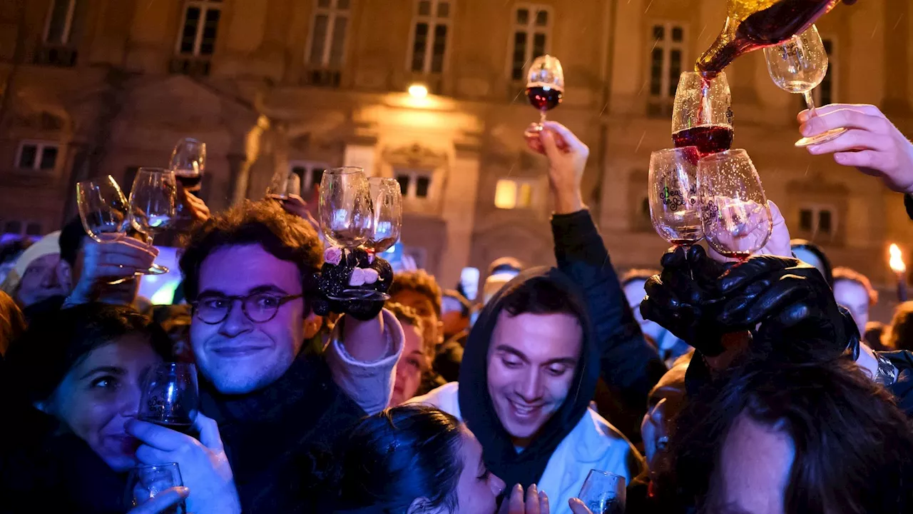 France : le Beaujolais nouveau 2024 est arrivé, couvé avec attention après une météo pluvieuse