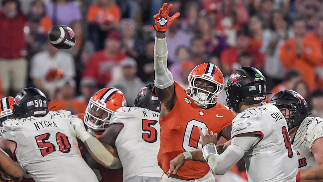 Clemson Tigers Star Linebacker Lands With Philadelphia Eagles in NFL Mock Draft