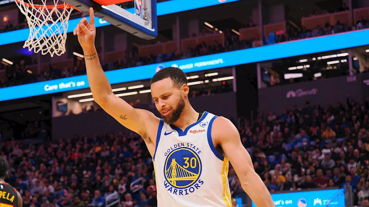 Steph Curry's Insane Layup in Warriors-Hawks Goes Viral