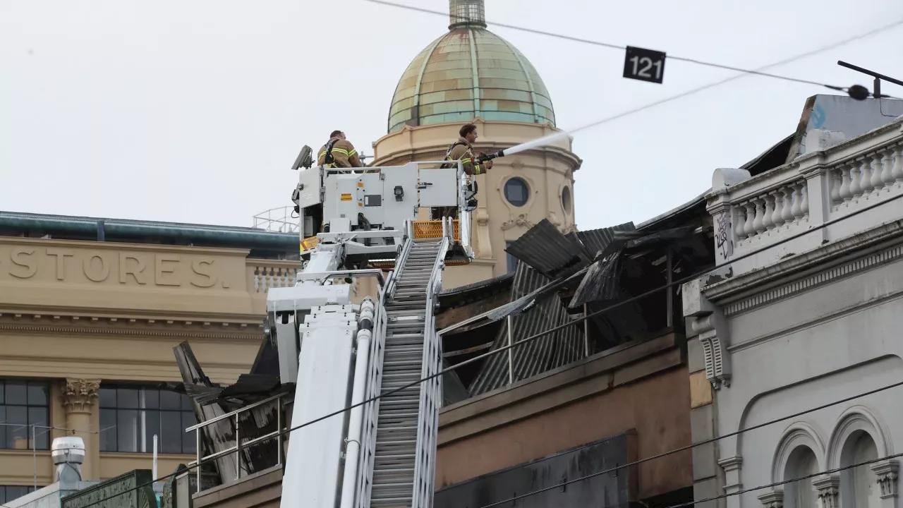 Police urge public assistance as burned arsonist on the run after Melbourne nightclub blaze