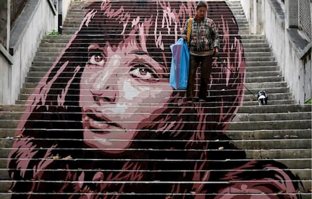 Monica Vitti, a Roma il nuovo murales di Diavù su una scalinata di viale Parioli