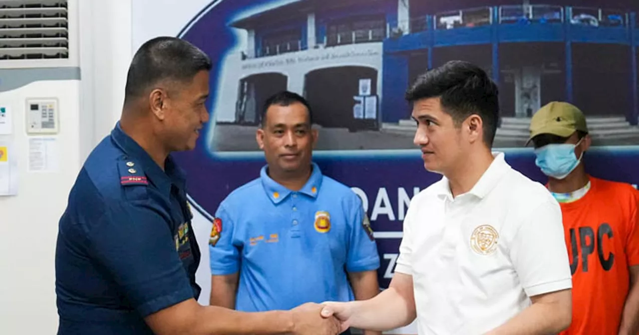 Zamboanga City gives P300,000 cash reward to the police