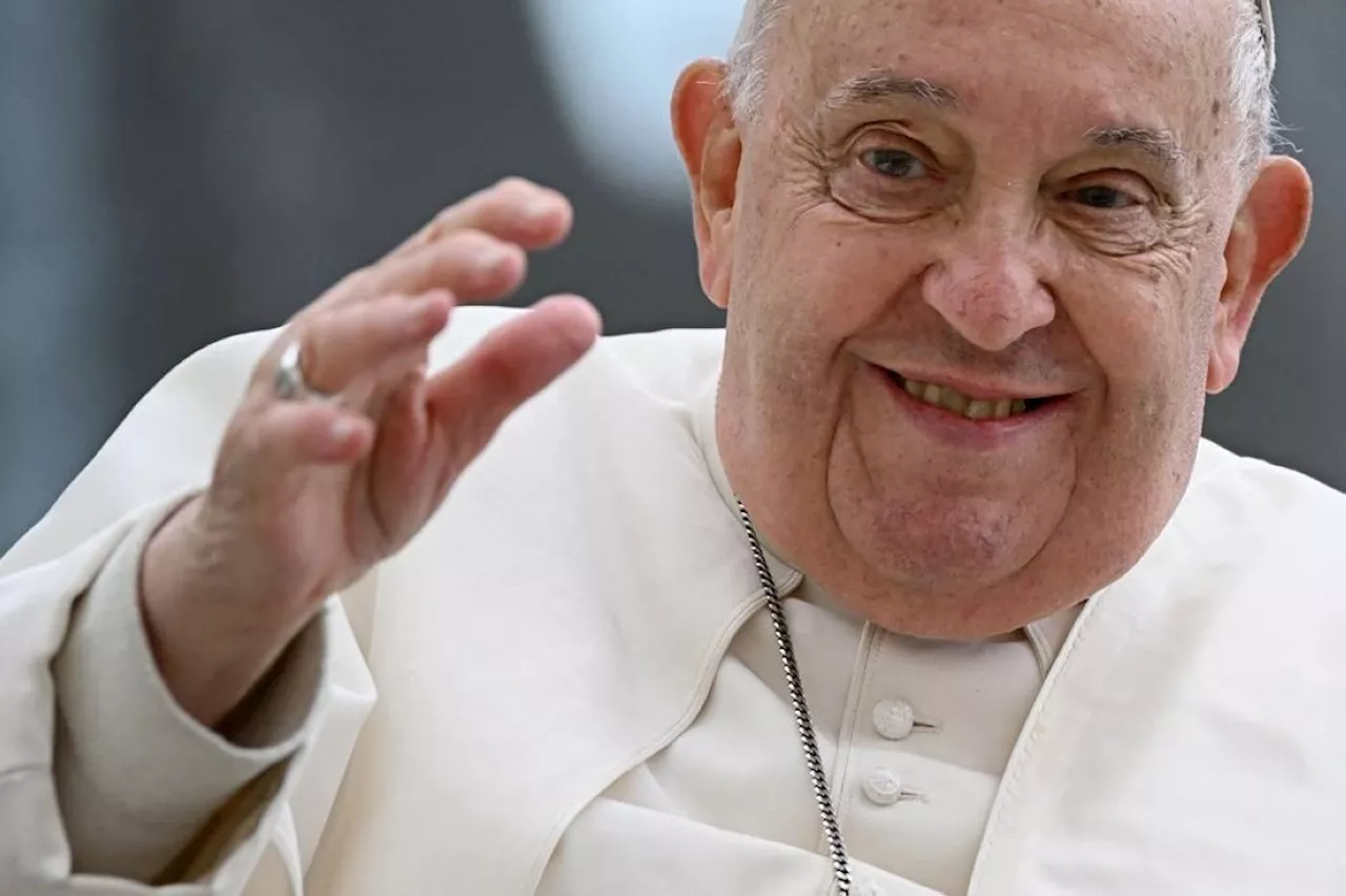 Three-coffin tradition cut from papal funerals