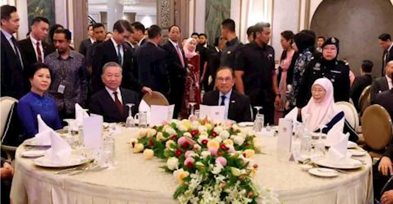 Anwar hosts luncheon for visiting Vietnam Party leader To Lam