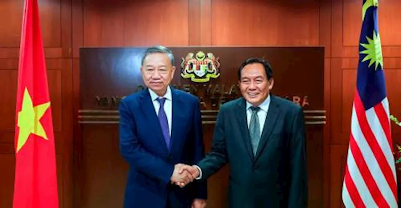 Dewan Rakyat, Dewan Negara receive courtesy visit from central committee of the communist party of Vietnam