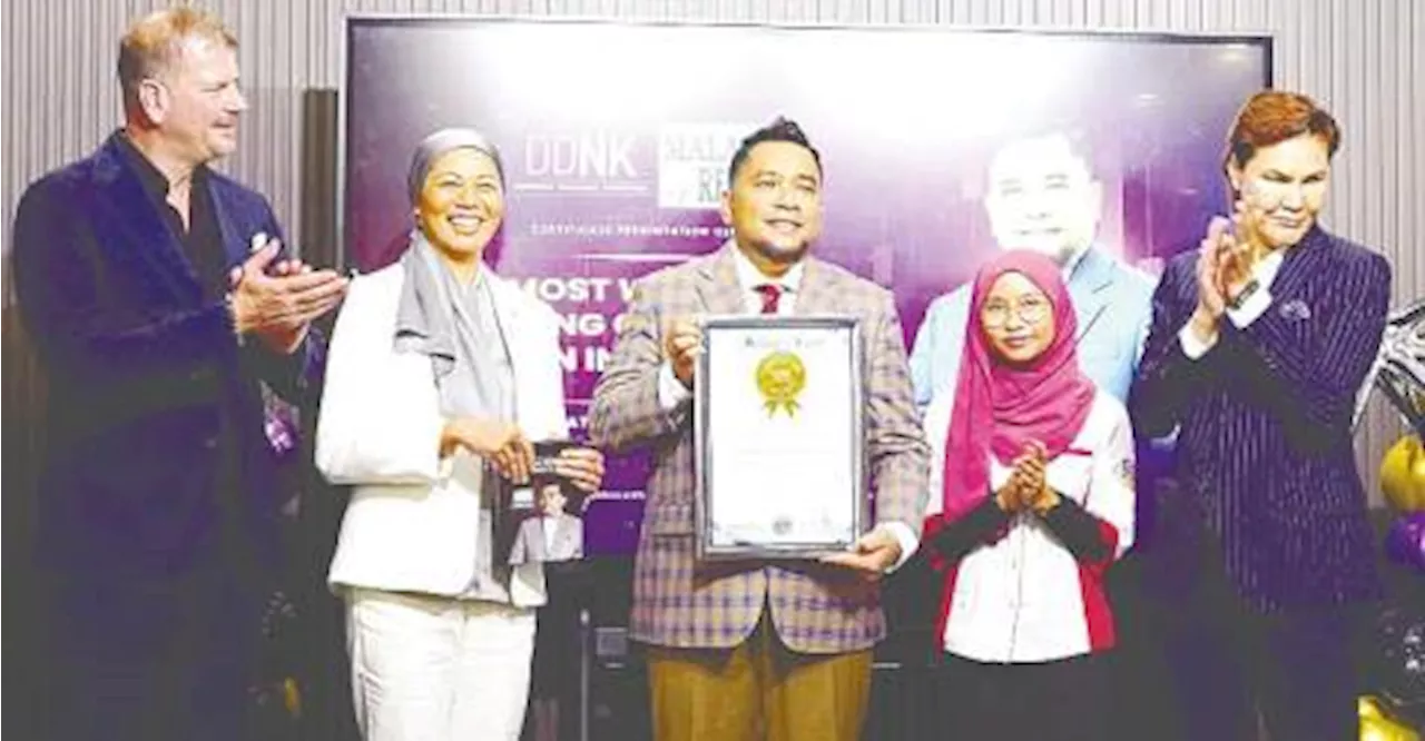 Nazri Khan makes history, first Malaysian to be crowned world trading champion