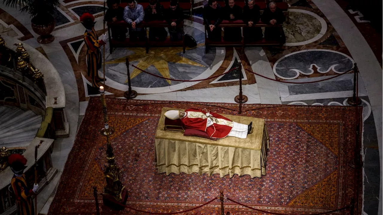 I funerali dei pontefici saranno più semplici: Papa Francesco ha cambiato le regole