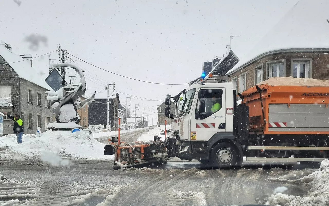 Neige et verglas : Météo France lève la vigilance orange, 51 départements restent en jaune