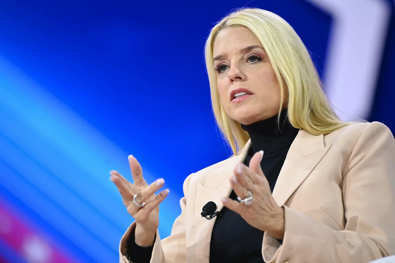 Pam Bondi ministro Giustizia Usa: la scelta di Trump dopo la rinuncia di Gaetz